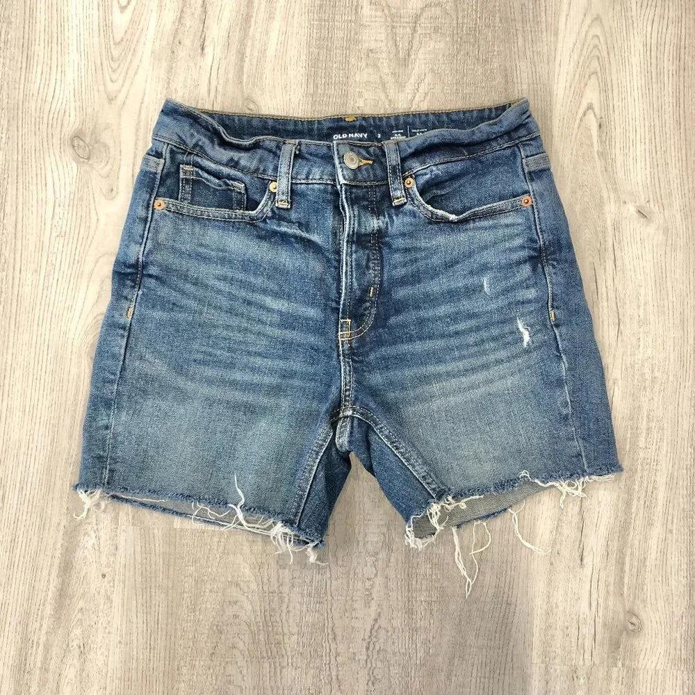 Old Navy High Rise OG Straight Jean Short Size 2 - Picture 1 of 6